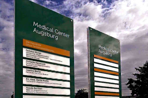 Au&szlig;enbeschilderung des MCA Medical Center Augsburg